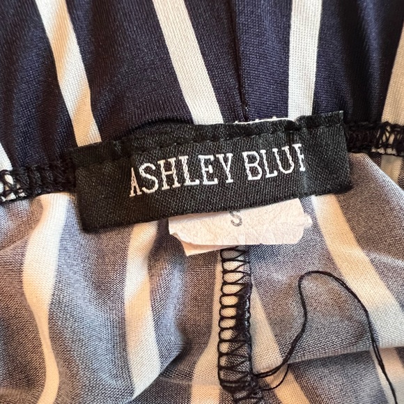 ✿ Ashley Blue — striped shorts — S - Picture 3 of 5